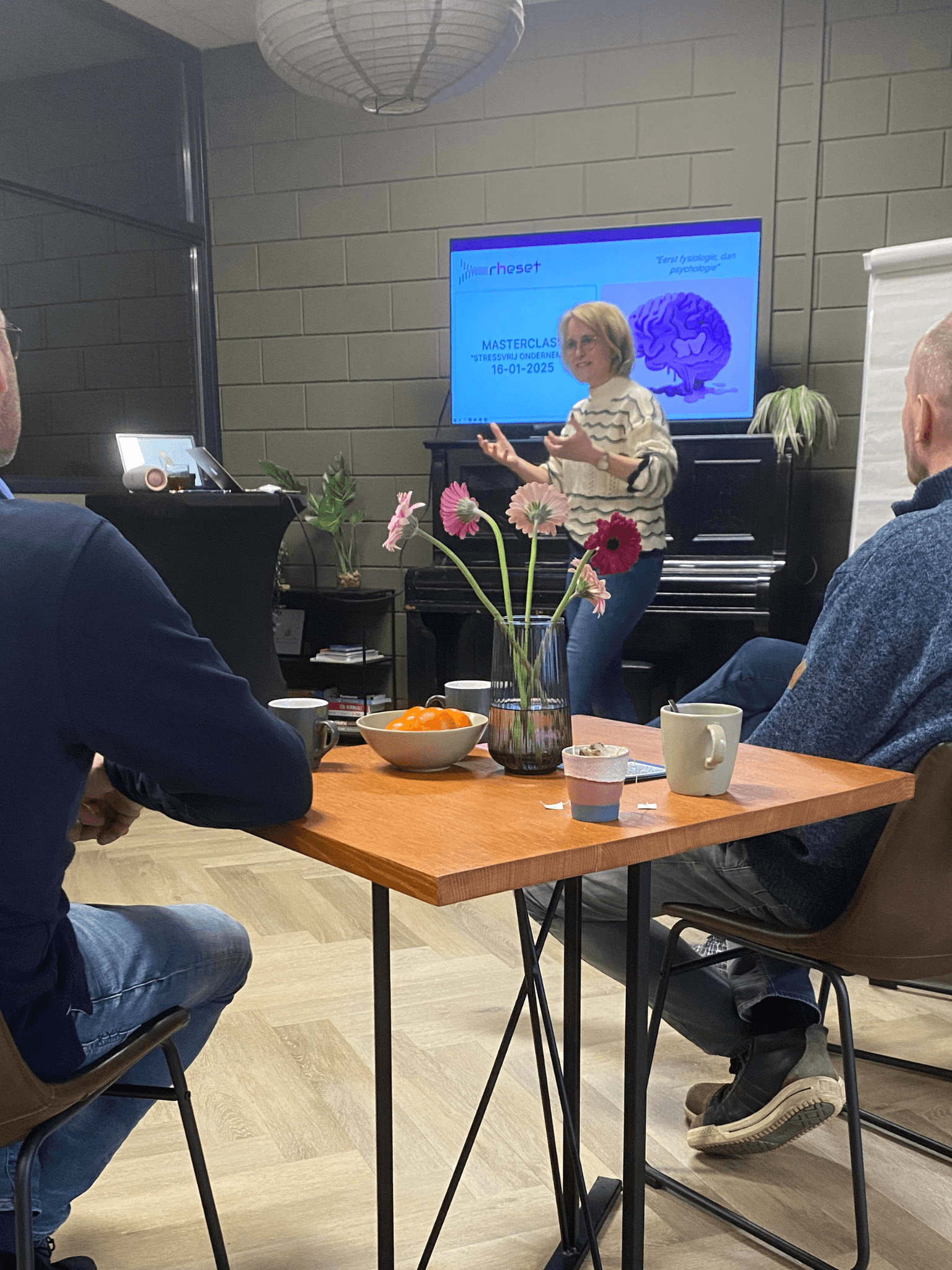Esther van Wageningen, eigenaar van Rheset, deelt tips over afvallen, gezond eten en stress in haar blog.
