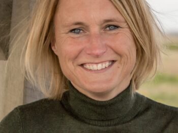Stressfysioloog Esther van Wageningen helpt bij het oplossen van psychische klachten en stress.